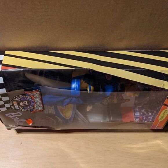 BARBIE NASCAR 50TH ANNIVERSARY COLLECTOR EDITION - Picture 4 of 6